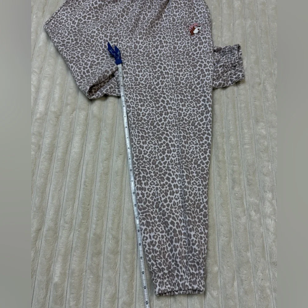Buc-ees: Girl's Leopard Print Joggers with Pink Buc-ees Logo, Size YS